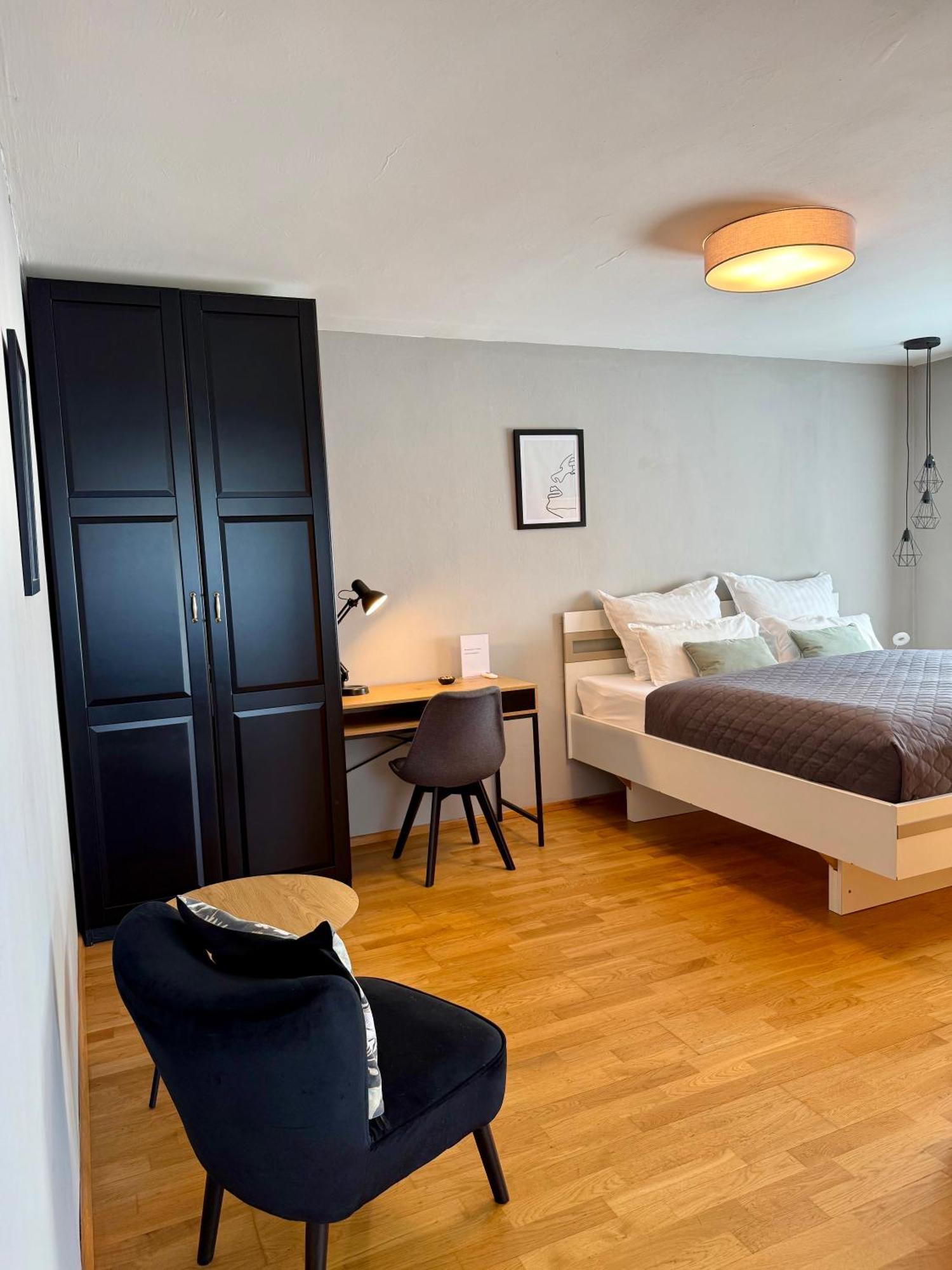 זלצבורג Wohnung Im Gruenen Am Stadtrand, 50 M2, Eigener Garten Mit Terrasse, Eigener Eingang, Kostenloses Parken מראה חיצוני תמונה